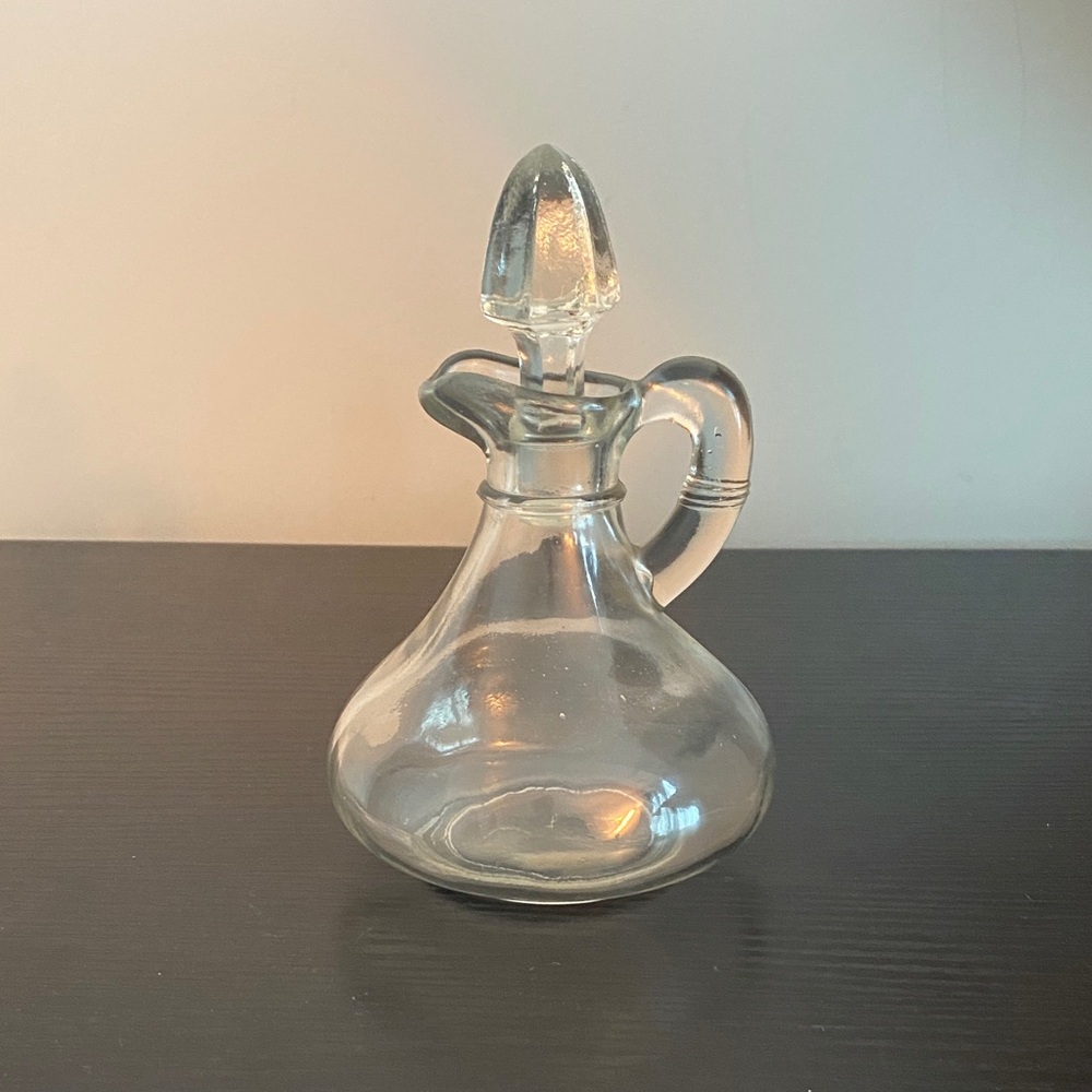Clear Glass Decanter with Stopper